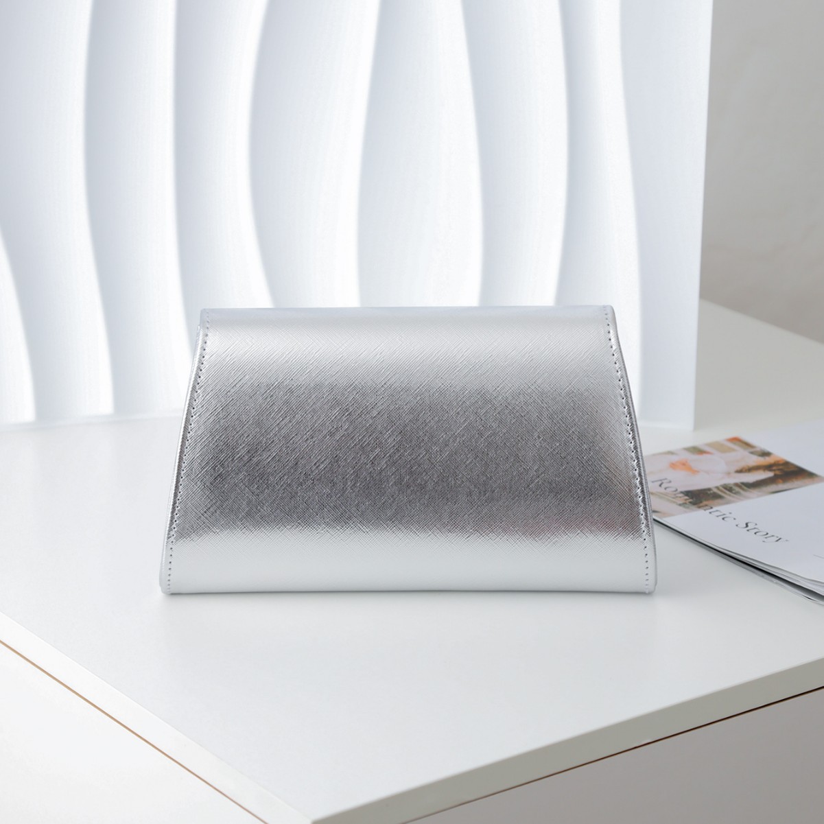 Textured silver PU hand-held d - Women Handheld Bags 评论和价格